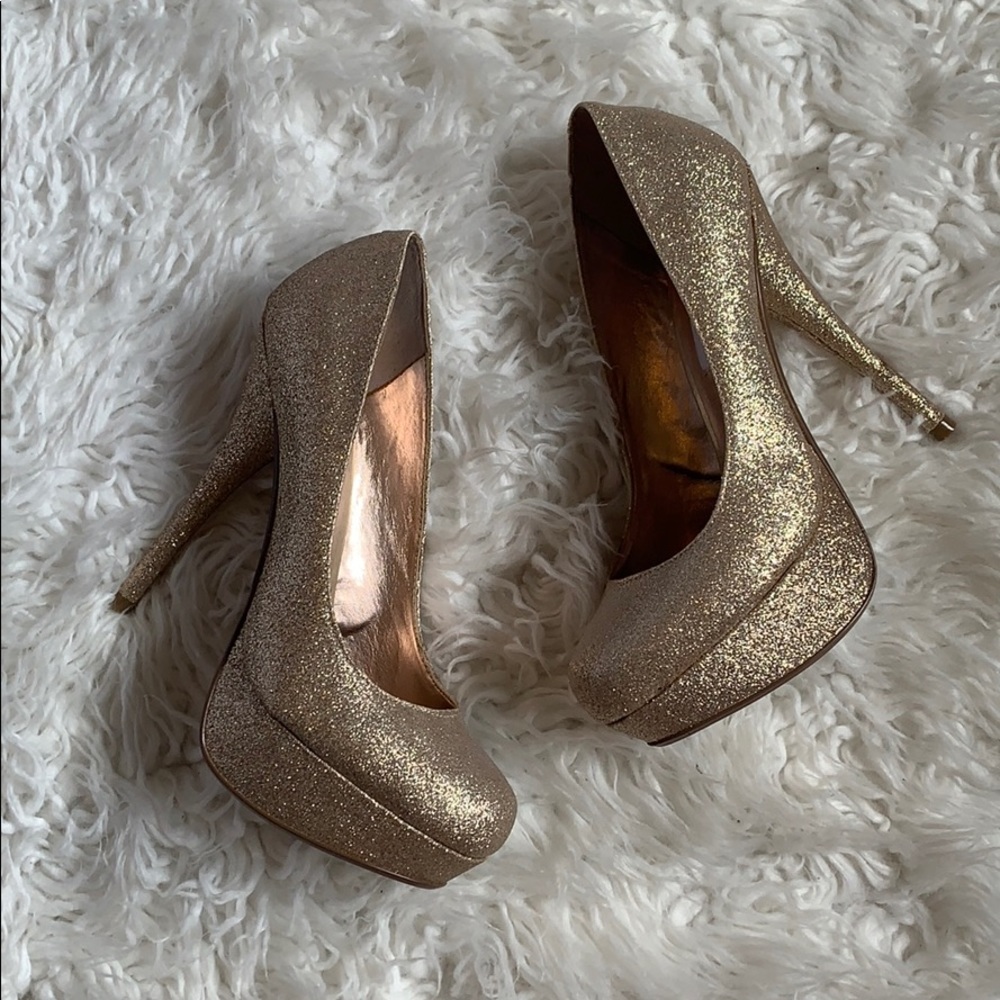✨Gold sparkle heels by Steve Madden